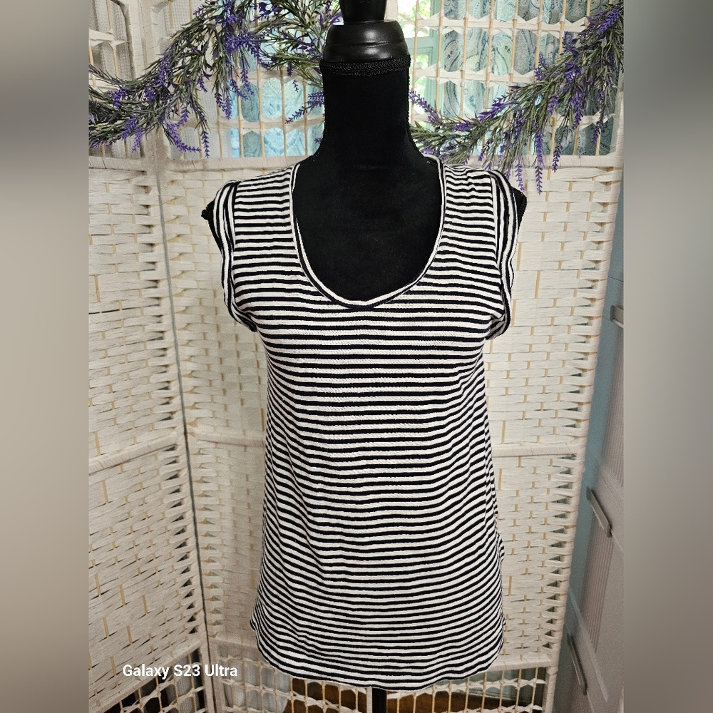 Banana Republic Black & White Stripe Muscle Tee